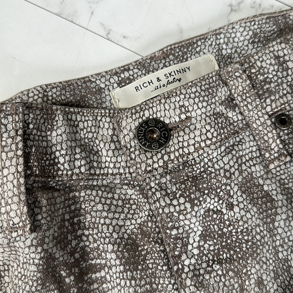 Rich & Skinny shorts, patterned grey and white, Size 27 - Picture 4 of 5